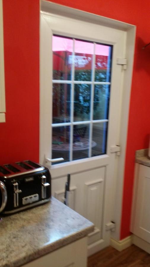 Mountroyal Victorian Studio Self Catering Apartment 3 Белфаст Екстериор снимка